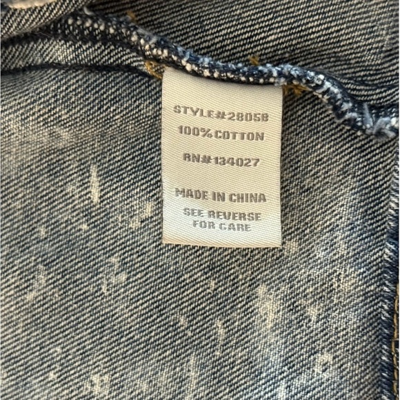 EUC Women's Large Angel Kiss Blue Cropped Jean Jacket Sleeveless🔥🔥(B2) - Picture 4 of 4